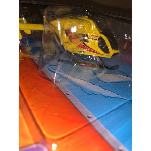 2 Matchbox Sky Busters HTF Airblade and Dual Force Fighter - Picture 4 of 6